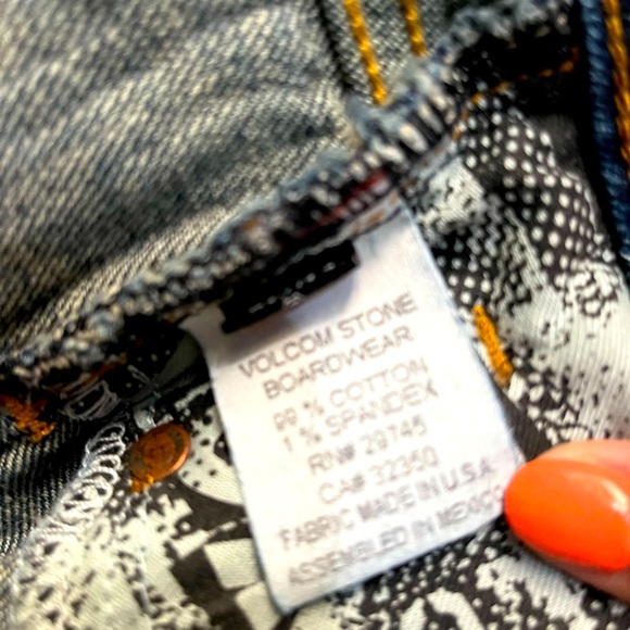 Volcom Bandita Jean Shorts Size 0 - Picture 6 of 7